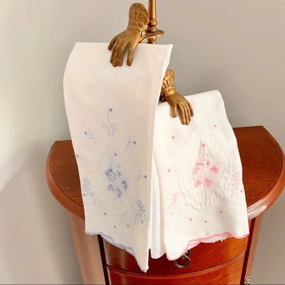 VINTAGE Cotton Fingertip Towels Embroidery - set of 2